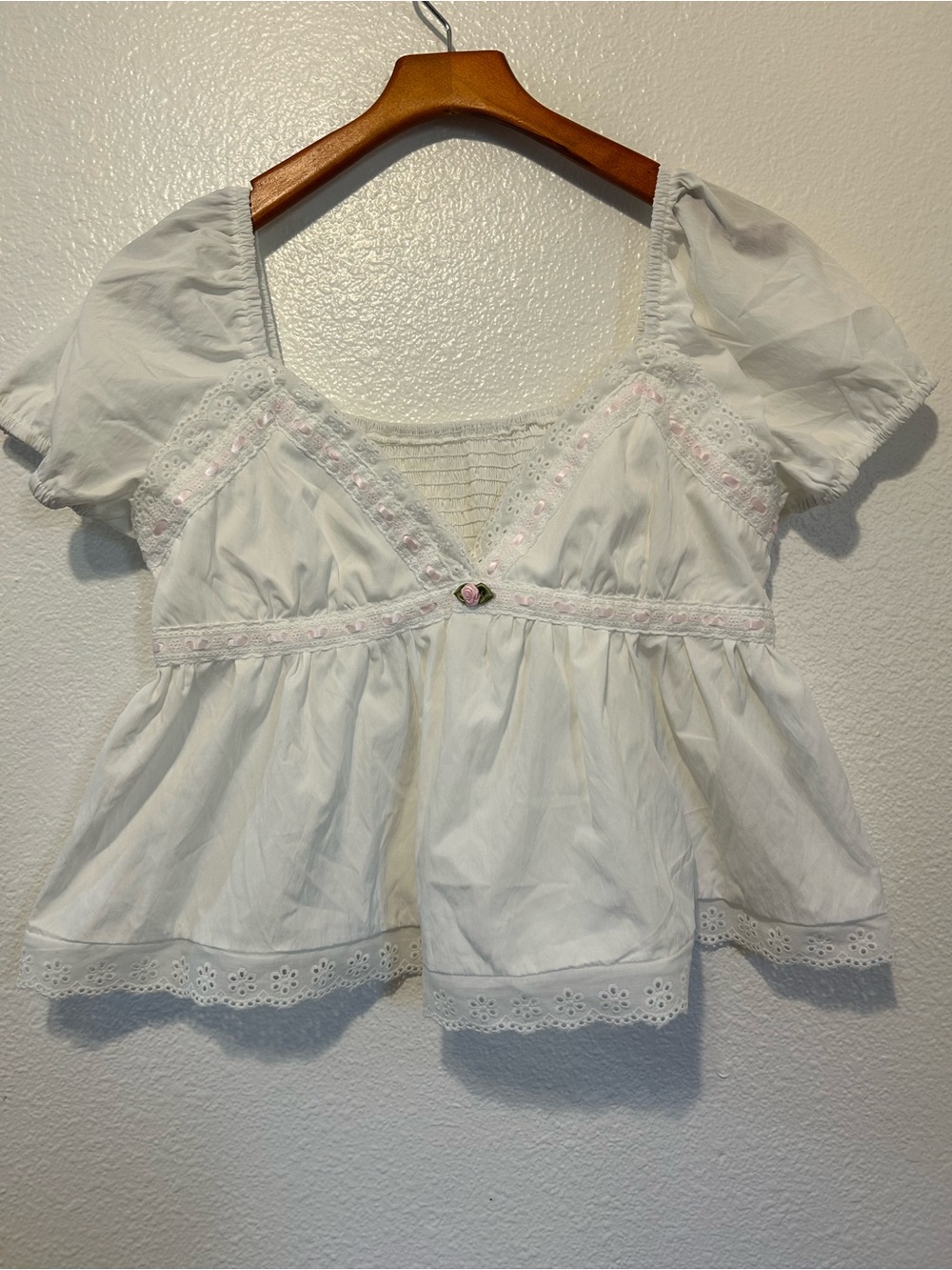SHEIN White Eyelet Puff-Sleeve Peplum Top